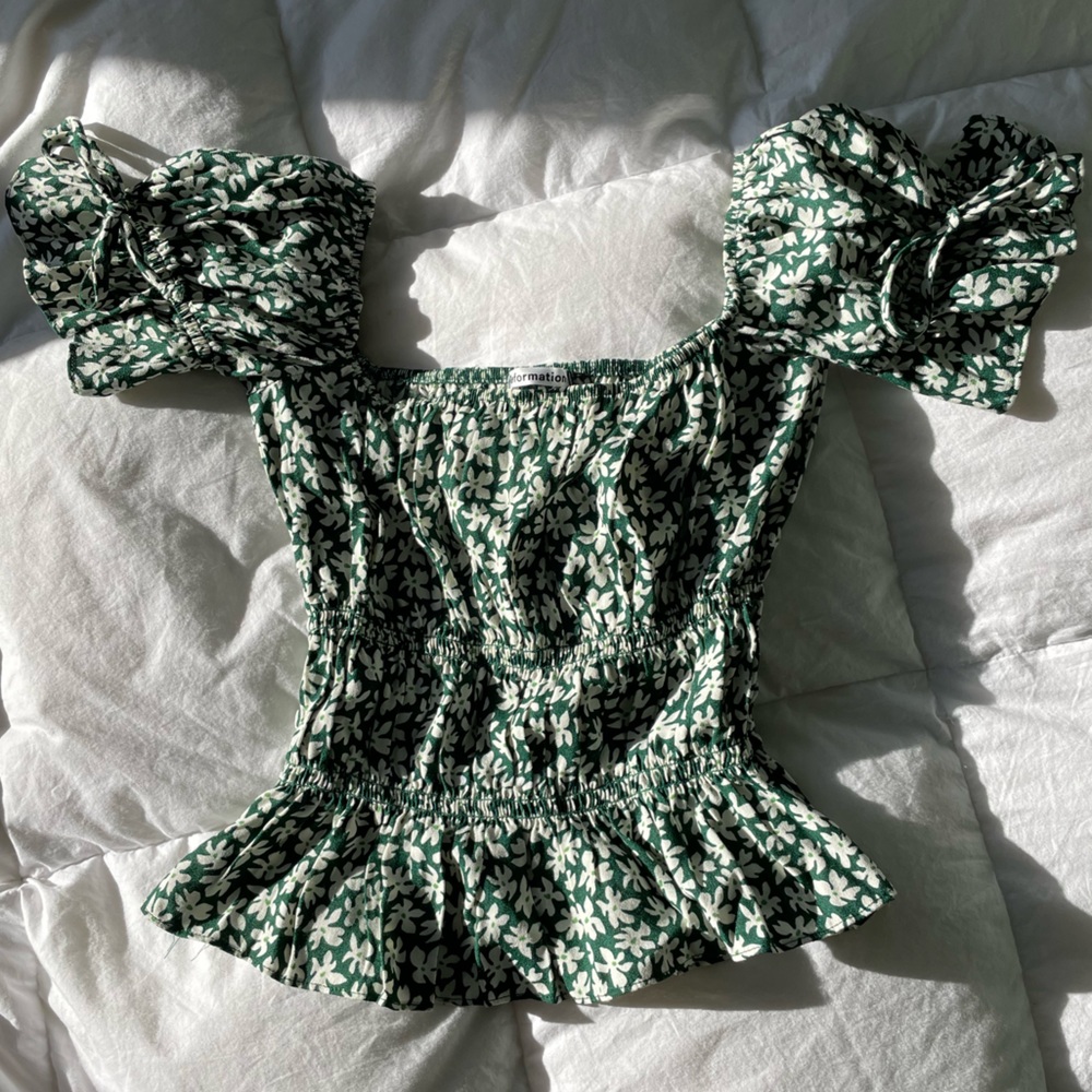 Reformation Solis Ruffled Short Sleeve in Green Floral size S
